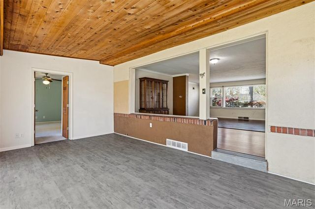 634 Warrenton Drive, St Louis, MO 63122