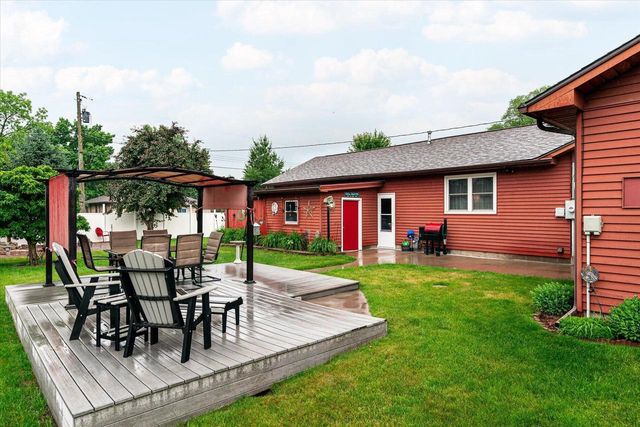 1003 Elm STREET S, La Crescent, MN 55947