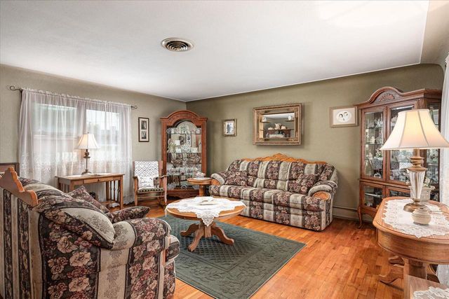 1003 Elm STREET S, La Crescent, MN 55947