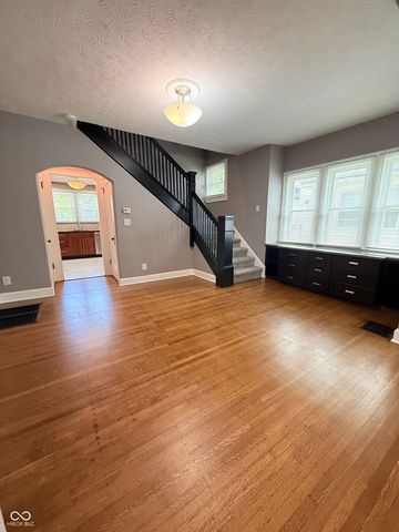 3359 N College Avenue, Indianapolis, IN 46205