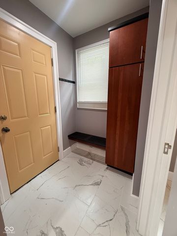 3359 N College Avenue, Indianapolis, IN 46205