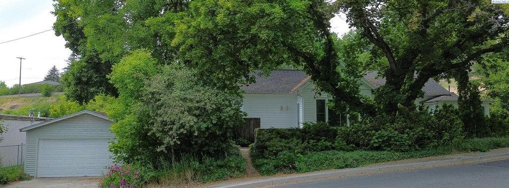 715 NW Ritchie, Pullman, WA 99163