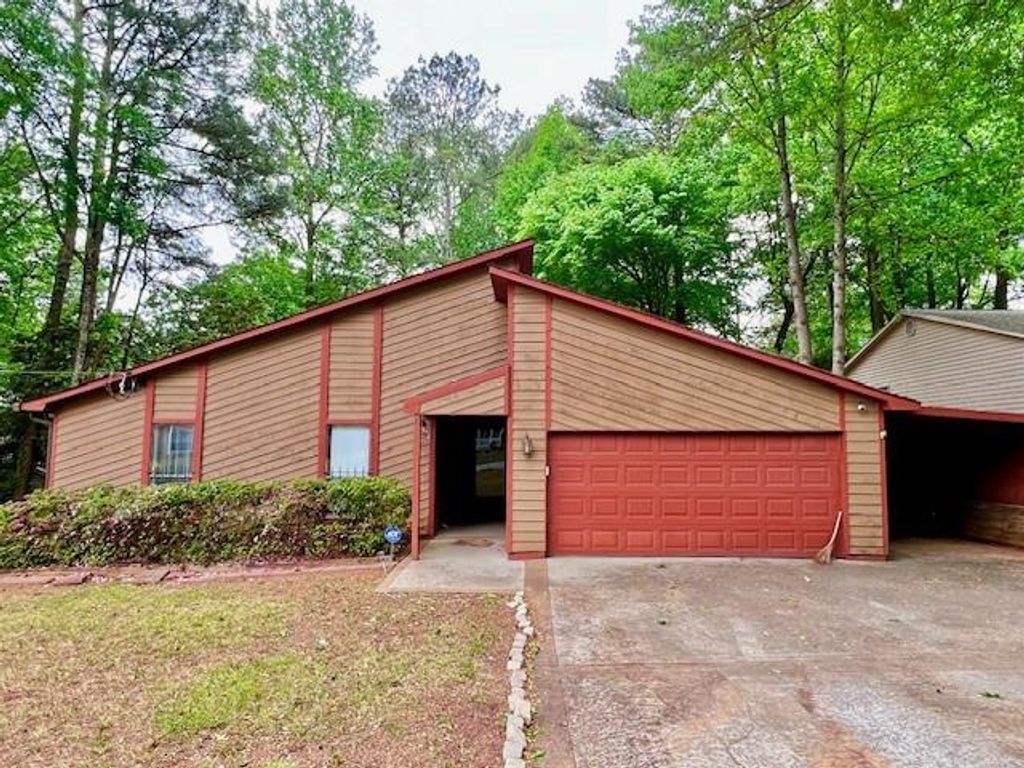 1347 Indian Way NW, Lilburn, GA 30047