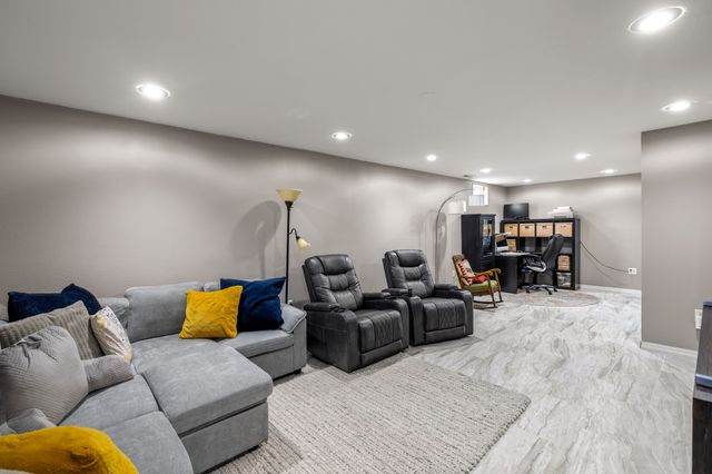 2501 SW 35th Street, Ankeny, IA 50023