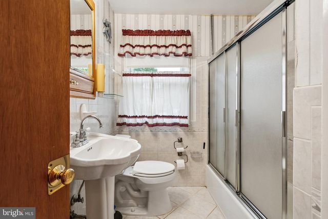 7302 POWHATAN ST, Lanham, MD 20706