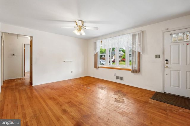 7302 POWHATAN ST, Lanham, MD 20706