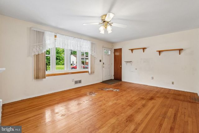 7302 POWHATAN ST, Lanham, MD 20706