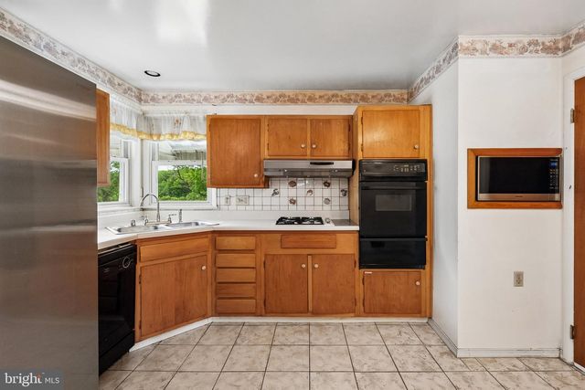 7302 POWHATAN ST, Lanham, MD 20706