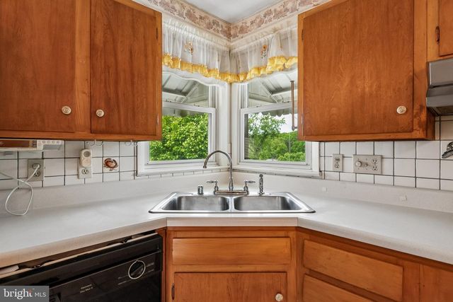 7302 POWHATAN ST, Lanham, MD 20706