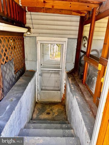 7302 POWHATAN ST, Lanham, MD 20706