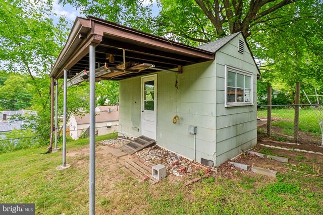 7302 POWHATAN ST, Lanham, MD 20706