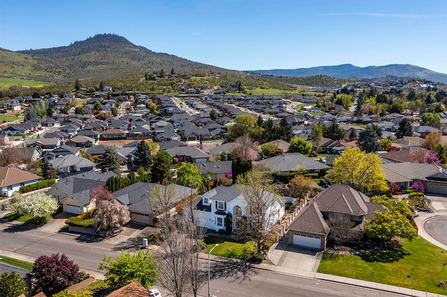 2840 Wilkshire Drive, Medford, OR 97504