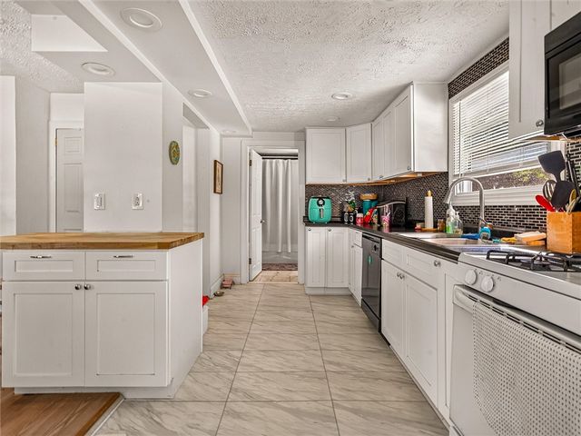 91 Midland Drive, Penfield, NY 14580