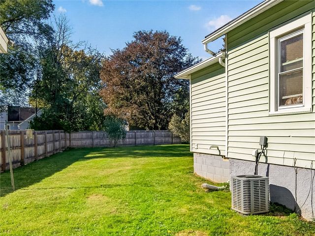 91 Midland Drive, Penfield, NY 14580