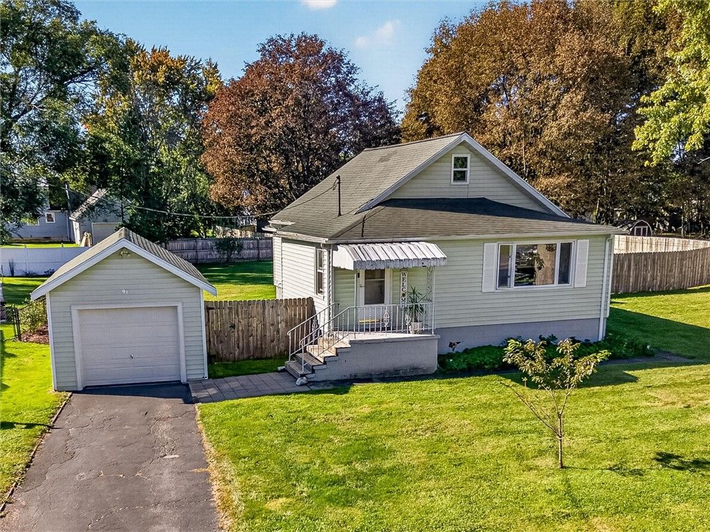 91 Midland Drive, Penfield, NY 14580