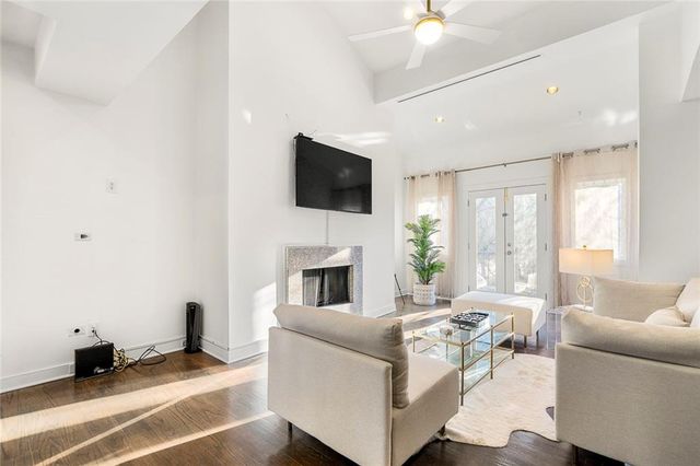 2840 Peachtree Road NW 502, Atlanta, GA 30305