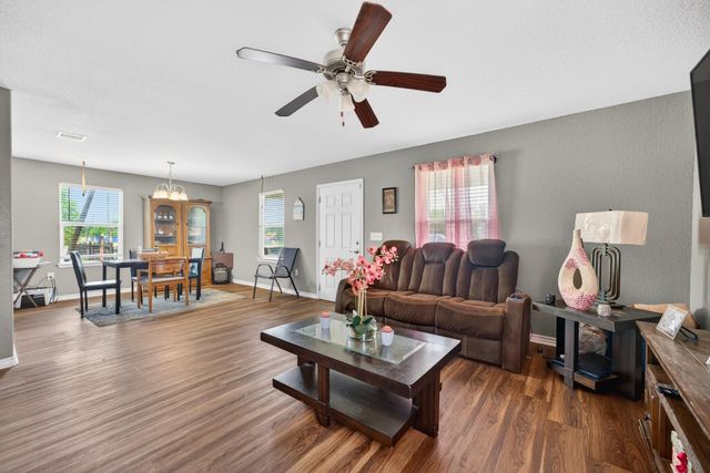 5214 S Acres Drive, Houston, TX 77048