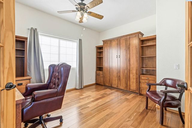 5016 W Yellowstone Ave, Kennewick, WA 99336