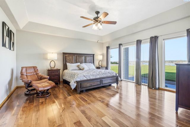 5016 W Yellowstone Ave, Kennewick, WA 99336