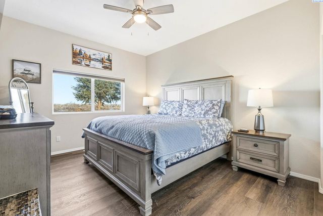 5016 W Yellowstone Ave, Kennewick, WA 99336