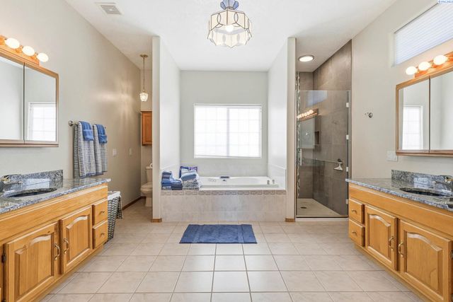 5016 W Yellowstone Ave, Kennewick, WA 99336