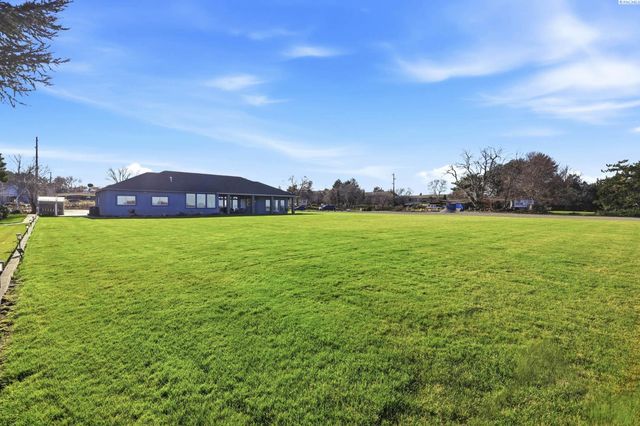 5016 W Yellowstone Ave, Kennewick, WA 99336