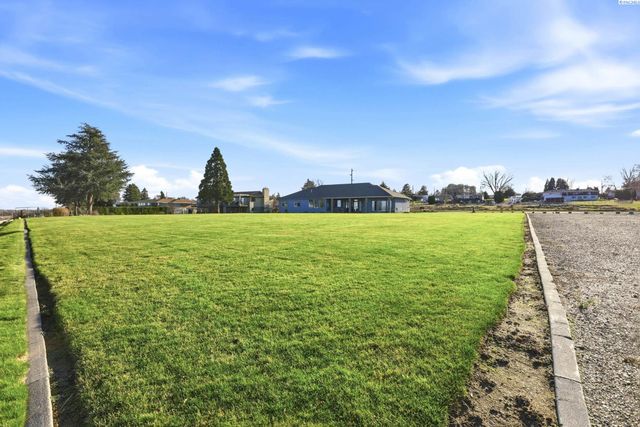 5016 W Yellowstone Ave, Kennewick, WA 99336