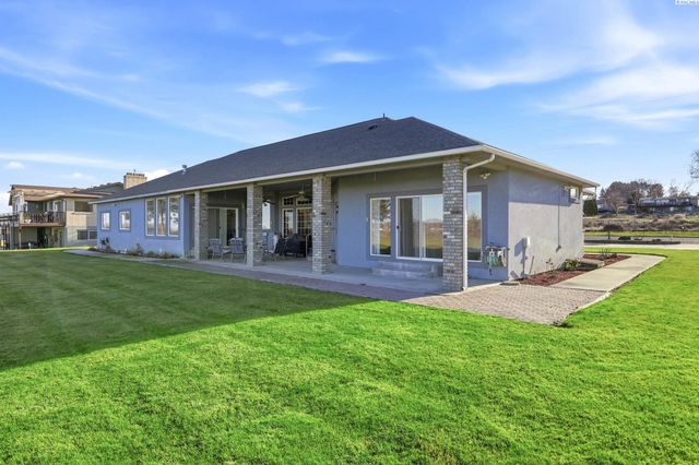 5016 W Yellowstone Ave, Kennewick, WA 99336