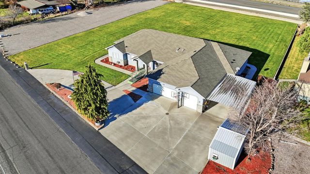 5016 W Yellowstone Ave, Kennewick, WA 99336