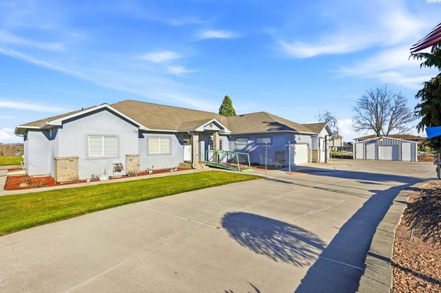 5016 W Yellowstone Ave, Kennewick, WA 99336