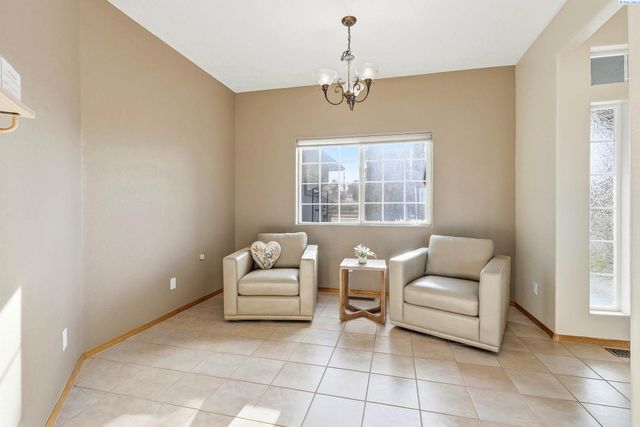 5016 W Yellowstone Ave, Kennewick, WA 99336