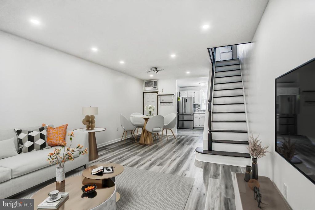 2533 S MILDRED ST, Philadelphia, PA 19148