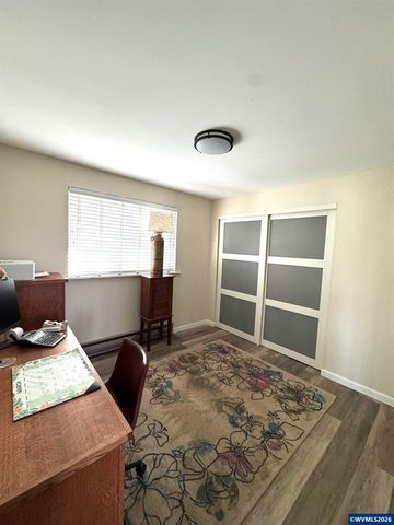 1335 1st Av, Sweet Home, OR 97386