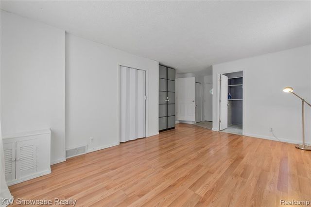 30815 Everett Street, Southfield, MI 48076