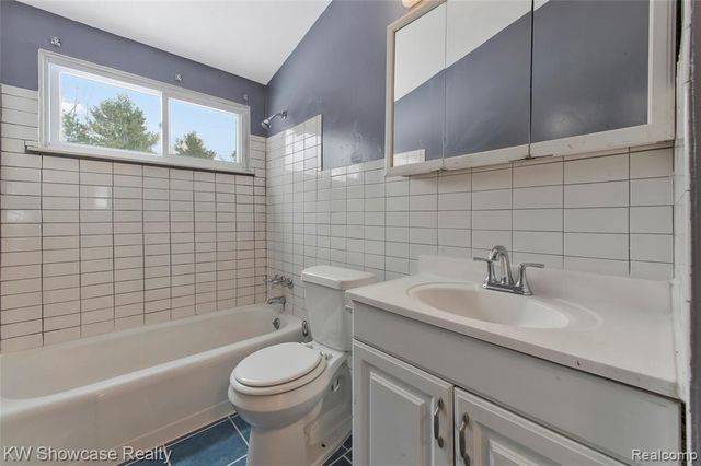 30815 Everett Street, Southfield, MI 48076