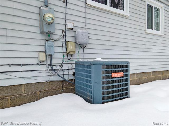 30815 Everett Street, Southfield, MI 48076