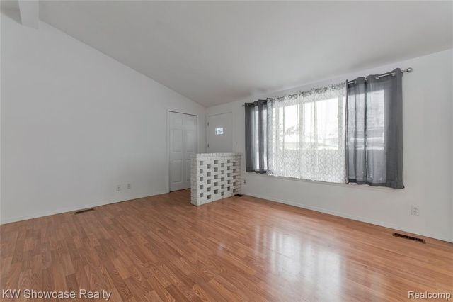 30815 Everett Street, Southfield, MI 48076