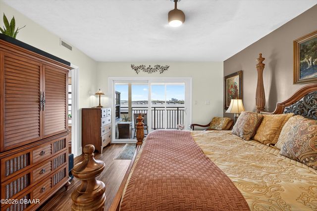 744 Marina Point Drive, Daytona Beach, FL 32114
