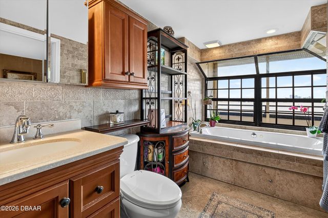 744 Marina Point Drive, Daytona Beach, FL 32114