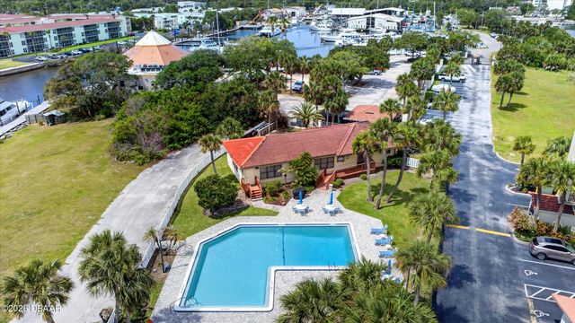 744 Marina Point Drive, Daytona Beach, FL 32114