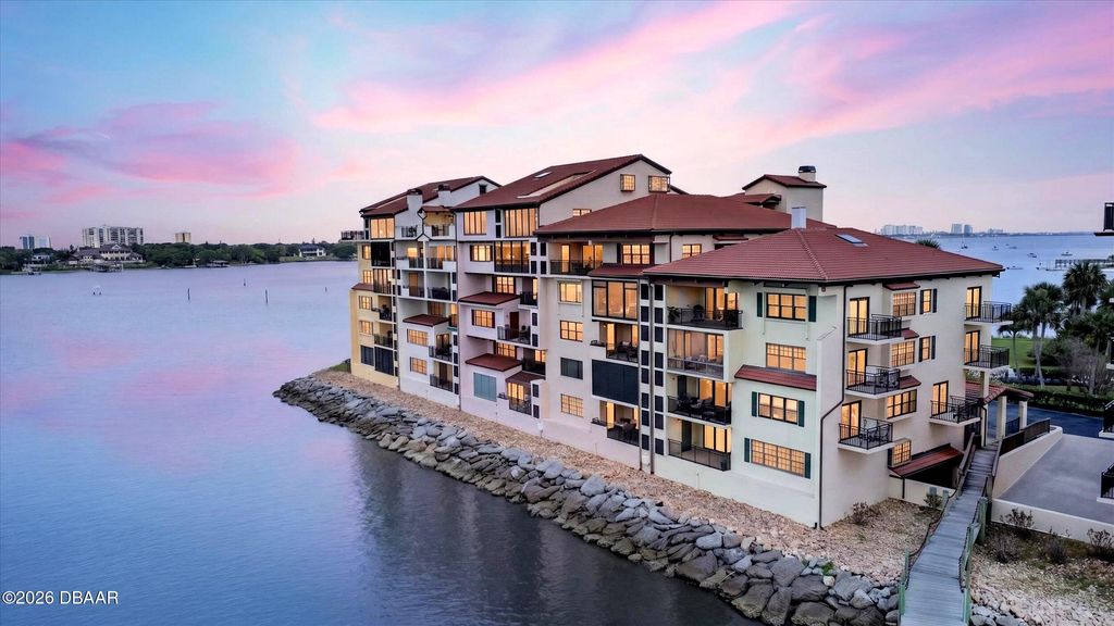 744 Marina Point Drive, Daytona Beach, FL 32114