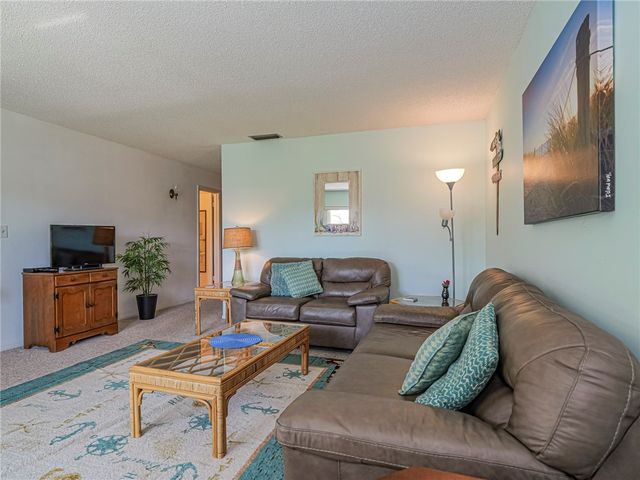 6 Vista Palm Lane 202, Vero Beach, FL 32962