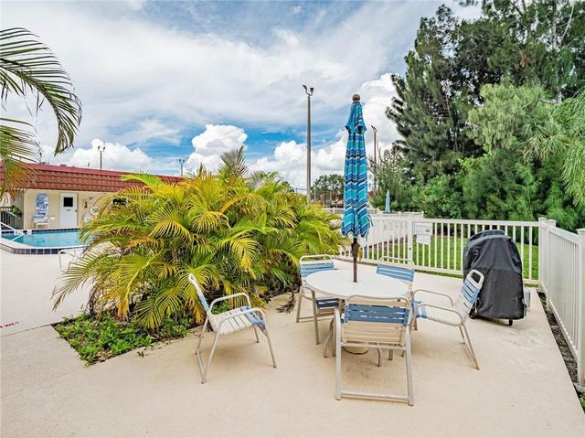 6 Vista Palm Lane 202, Vero Beach, FL 32962