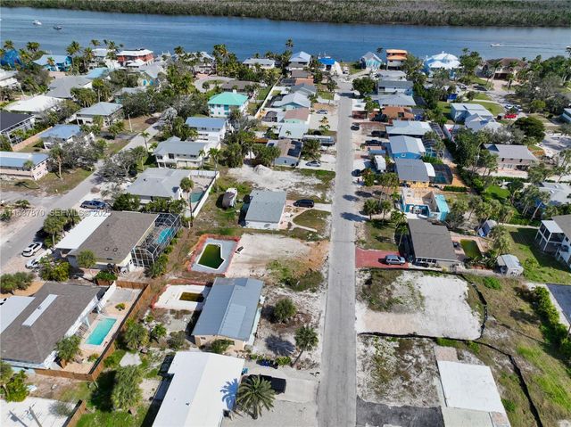 161 Hibiscus Drive, Fort Myers, FL 33931