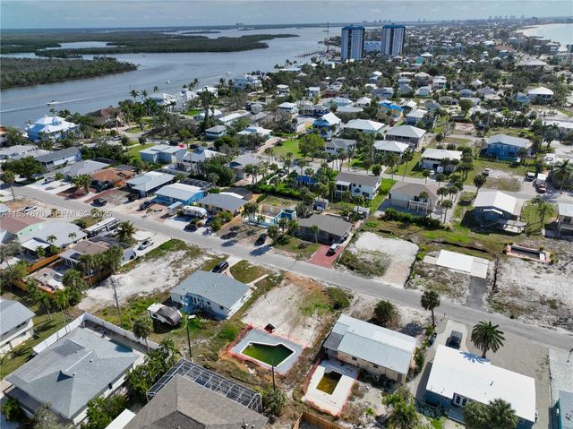 161 Hibiscus Drive, Fort Myers, FL 33931