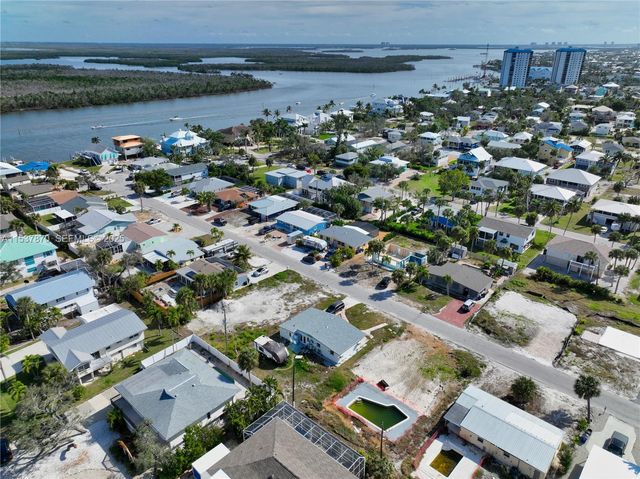 161 Hibiscus Drive, Fort Myers, FL 33931
