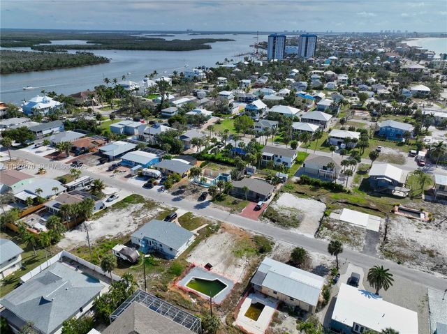 161 Hibiscus Drive, Fort Myers, FL 33931