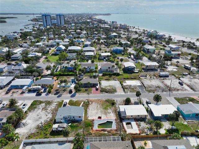 161 Hibiscus Drive, Fort Myers, FL 33931