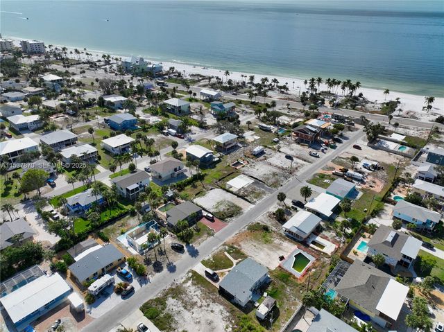 161 Hibiscus Drive, Fort Myers, FL 33931
