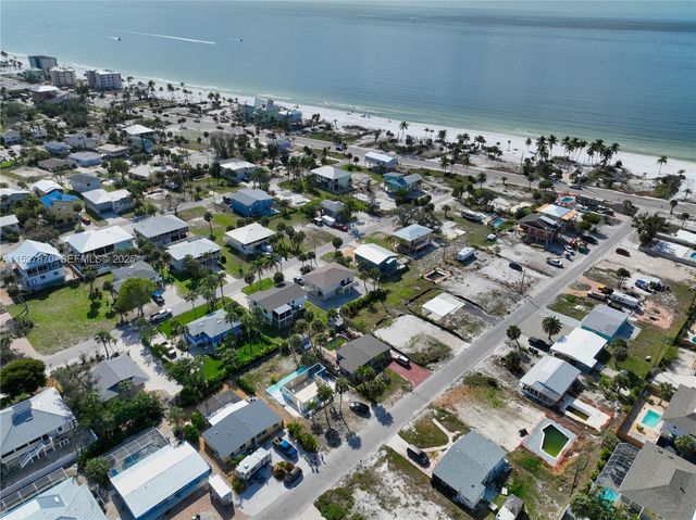 161 Hibiscus Drive, Fort Myers, FL 33931